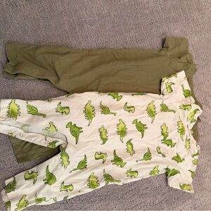 Old Navy - 2 rompers 6-12M